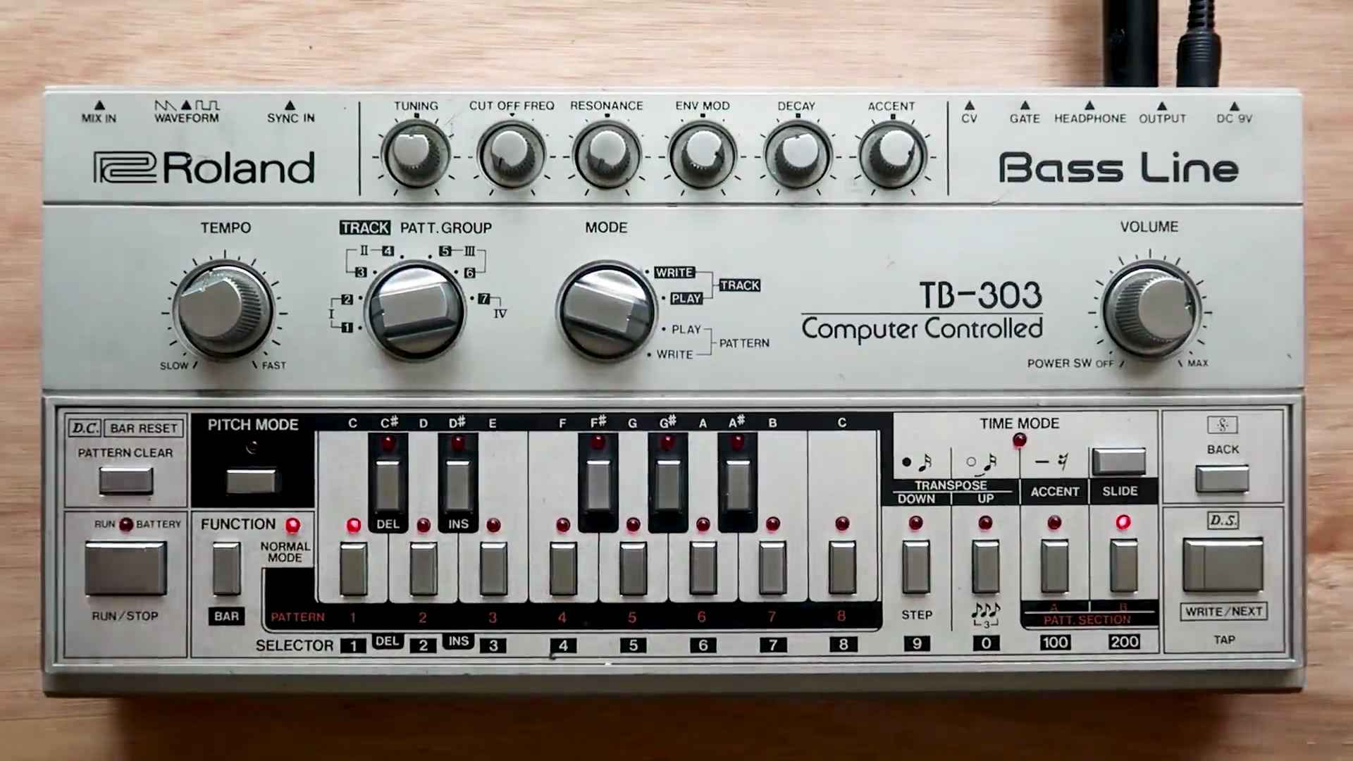 RolandTB-303Ba