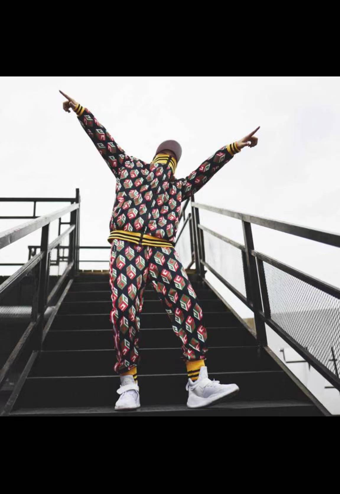 001 150 - 梦幻 灯光秀开场 